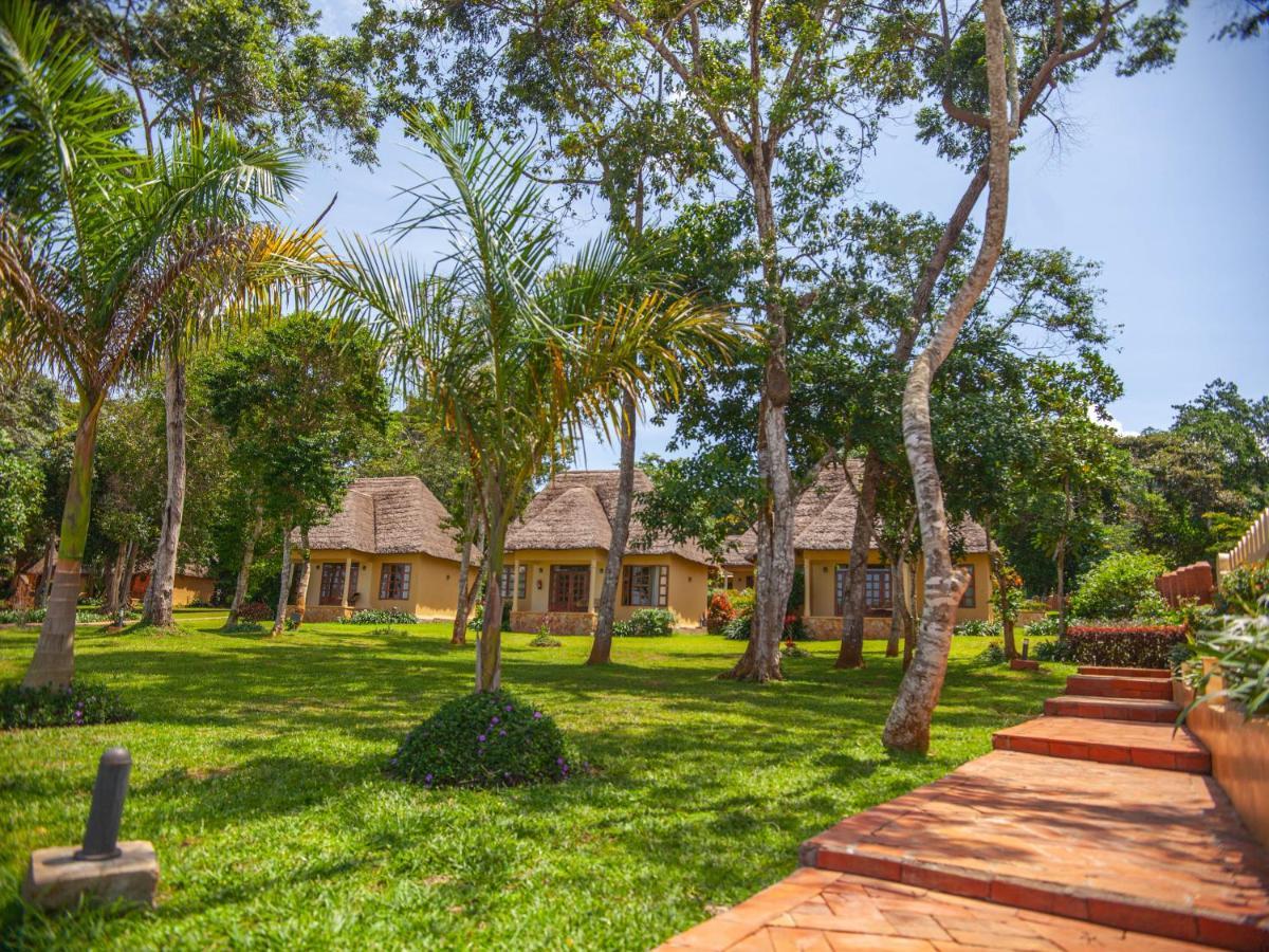 Brovad Sands Lodge Kalangala Buitenkant foto